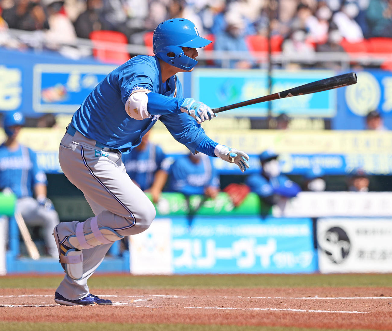 ロッテ対日本ハム　2回表日本ハム無死一、三塁、右翼に適時打を放つ清宮（撮影・垰建太）