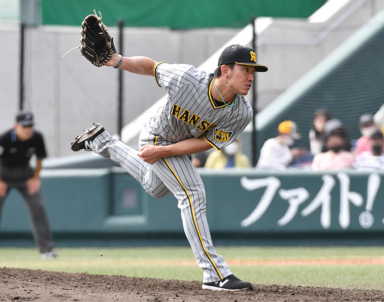 ウエスタン・リーグ　ソフトバンク対阪神　6回裏より登板した、阪神3番手の伊藤将（撮影・岩下翔太）