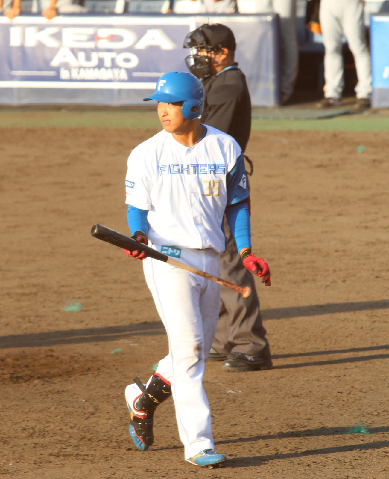 延長11回1死一、三塁で空振り三振に倒れた日本ハム有薗（撮影・田中彩友美）