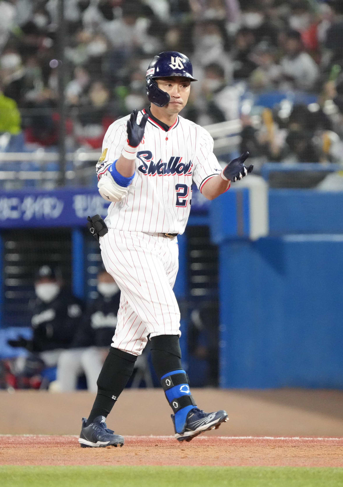 ヤクルト対DeNA 3回裏ヤクルト2死二塁、青木は先制右適時打を放つ（撮影・小沢裕）