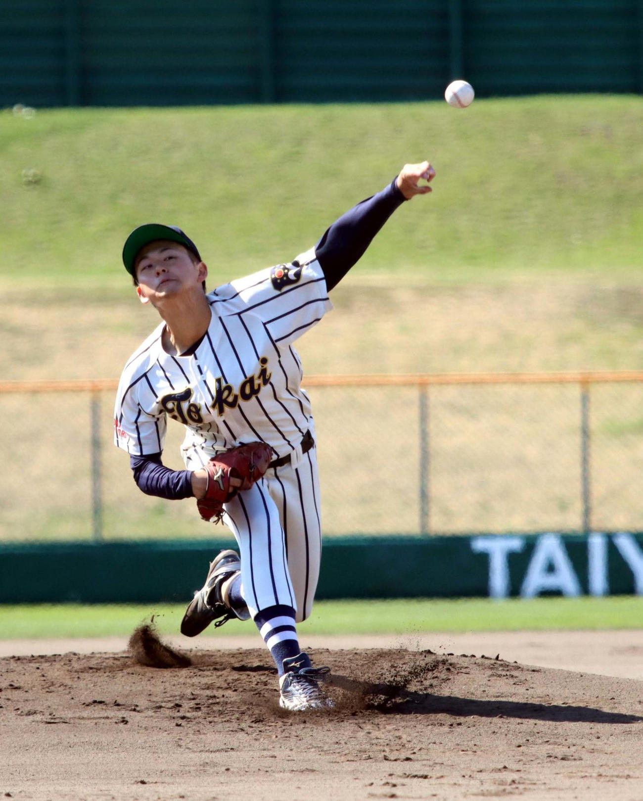 東海大北海道対北大　先発し5回1安打1失点と好投した東海大北海道の渡部（撮影・永野高輔）