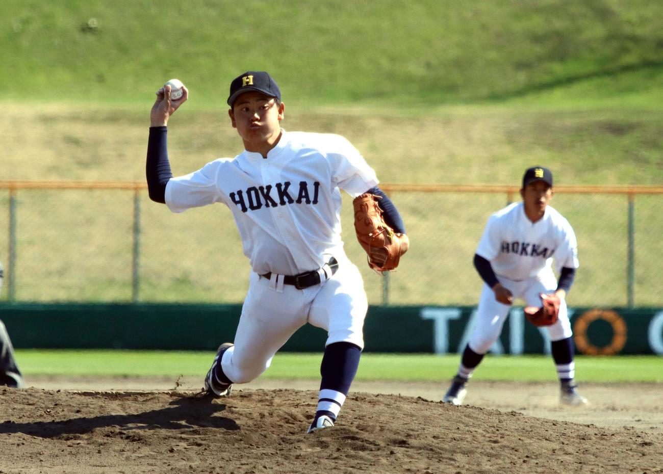 北海学園大対札幌大　7回から登板し好投した北海学園大の常谷投手（撮影・永野高輔）