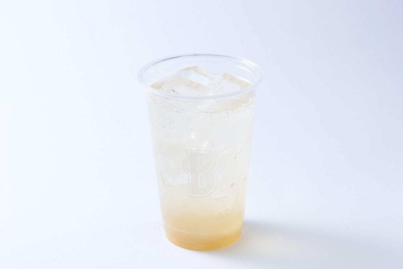 3日から販売されるDeNA佐野のプロデュースドリンク「“サノス”カッシュ白桃」（球団提供）