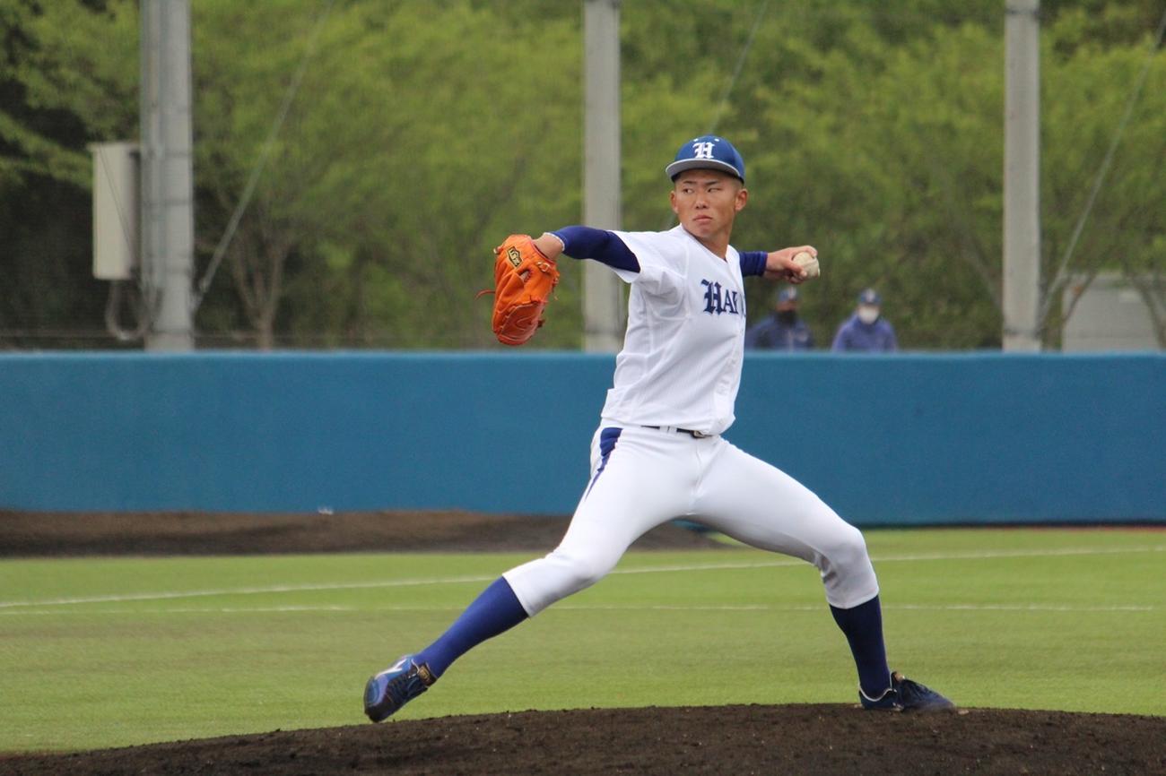 関甲新学生野球　白鴎大対松本大　ノーヒットノーランを達成した白鴎大・曽谷龍平投手（白鴎大提供）