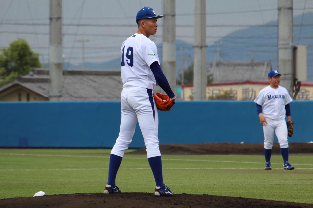 関甲新学生野球　白鴎大対松本大　ノーヒットノーランを達成した白鴎大・曽谷龍平投手（白鴎大提供）