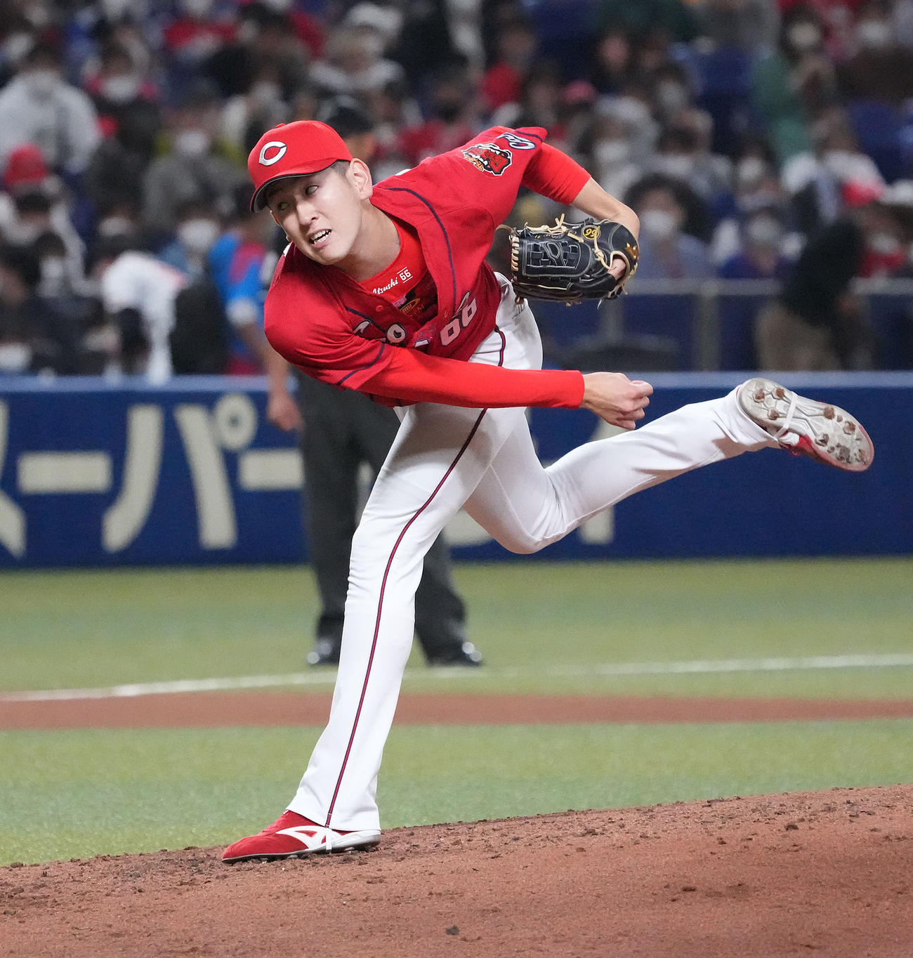 中日対広島　4回から中継ぎ登板した遠藤（撮影・森本幸一）