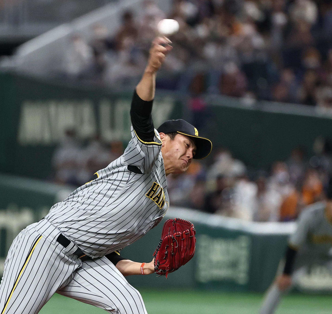 巨人対阪神　巨人打線相手に力投する阪神先発の西純（撮影・上田博志）