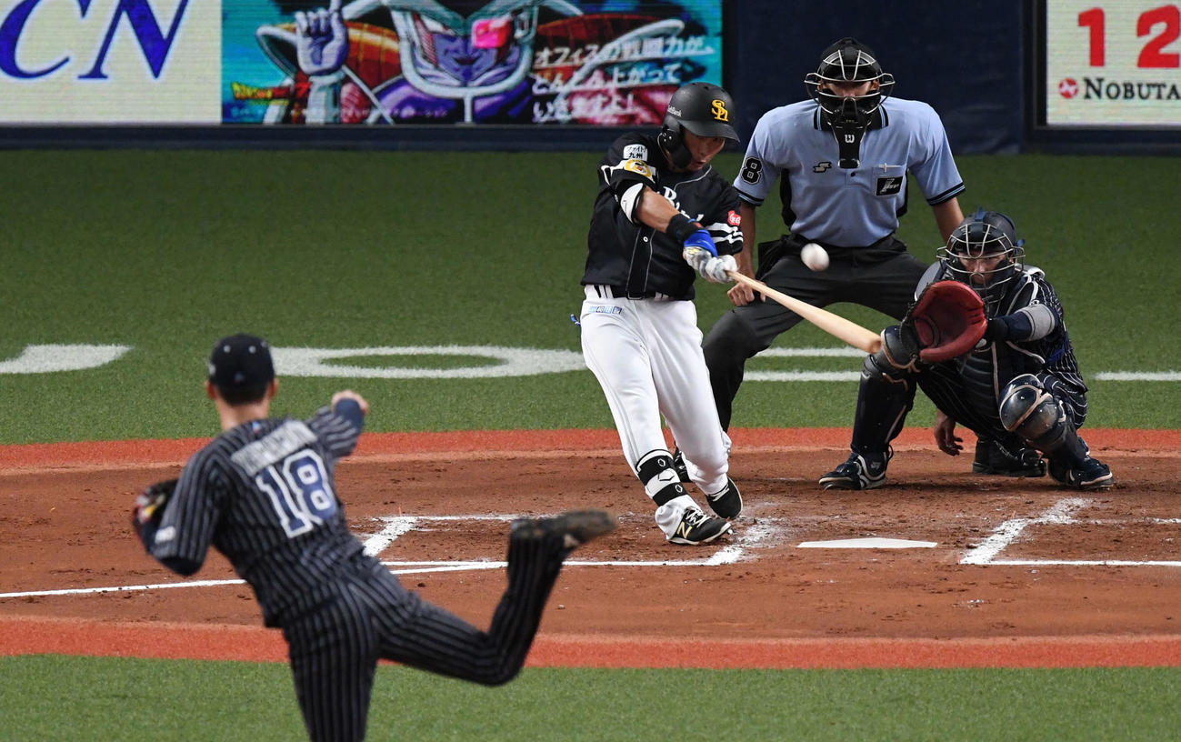 ソフトバンク中村晃　オリックス山本由伸（2020年7月19日撮影）