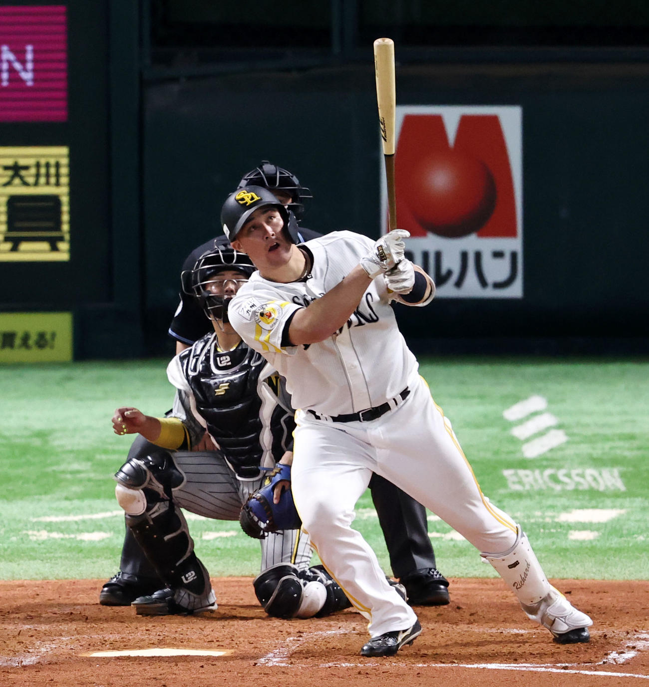 阪神とのオープン戦で本塁打を放つソフトバンク・リチャード（3月15日撮影）