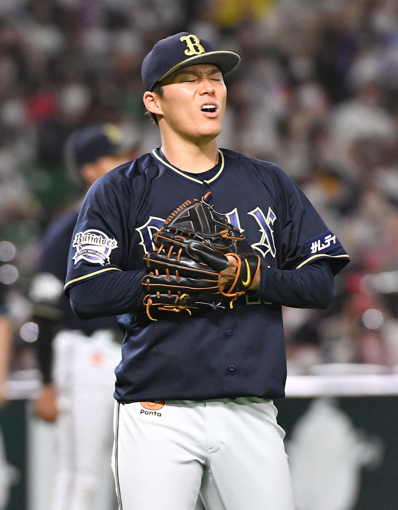 ソフトバンク対オリックス　4回裏ソフトバンク無死、柳町に右前安打を打たれ、悔しそうな表情を見せる山本（撮影・岩下翔太）