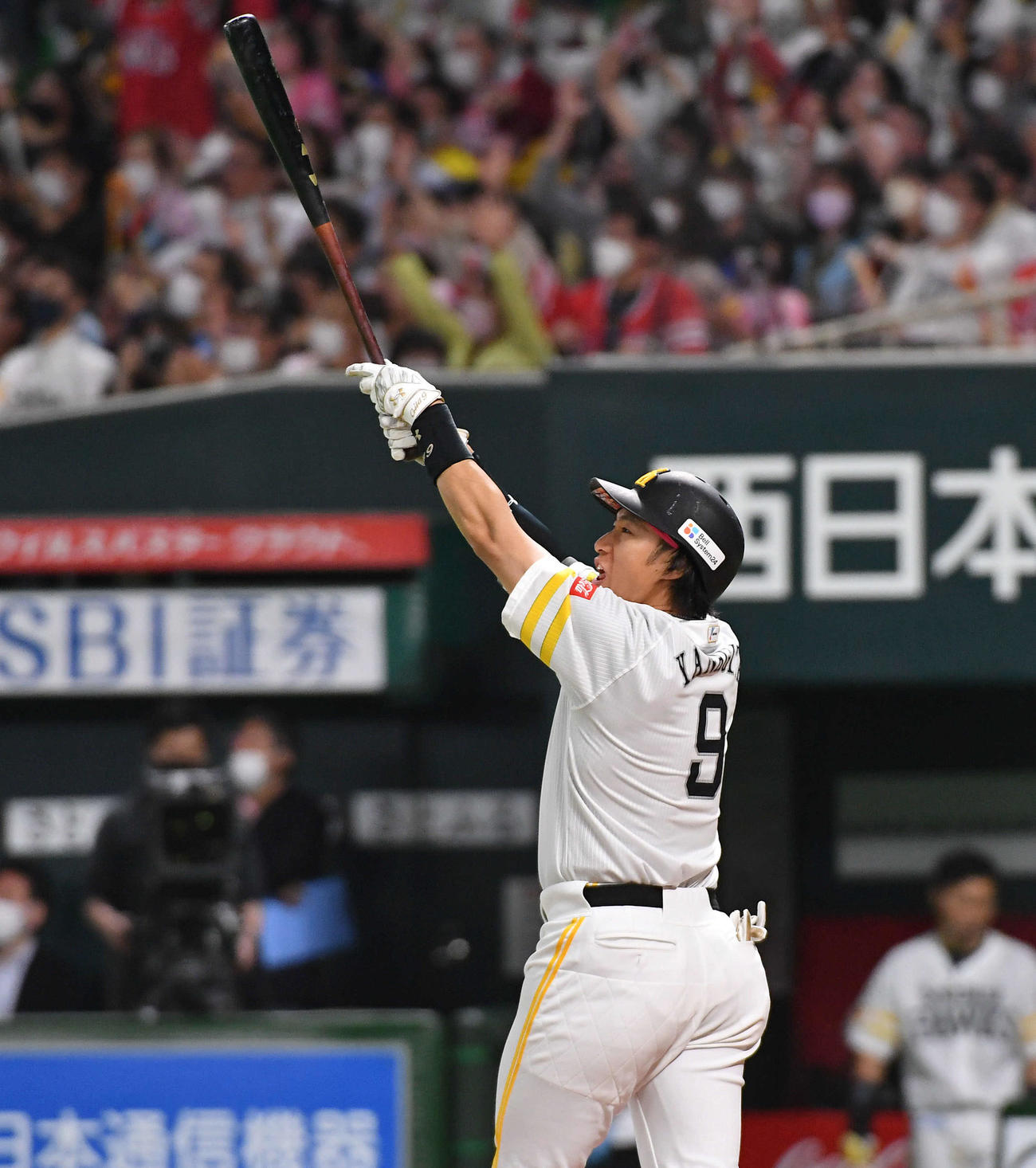 ソフトバンク対オリックス　6回裏ソフトバンク1死満塁、柳田は左中間へ勝ち越し満塁本塁打を放つ（撮影・岩下翔太）