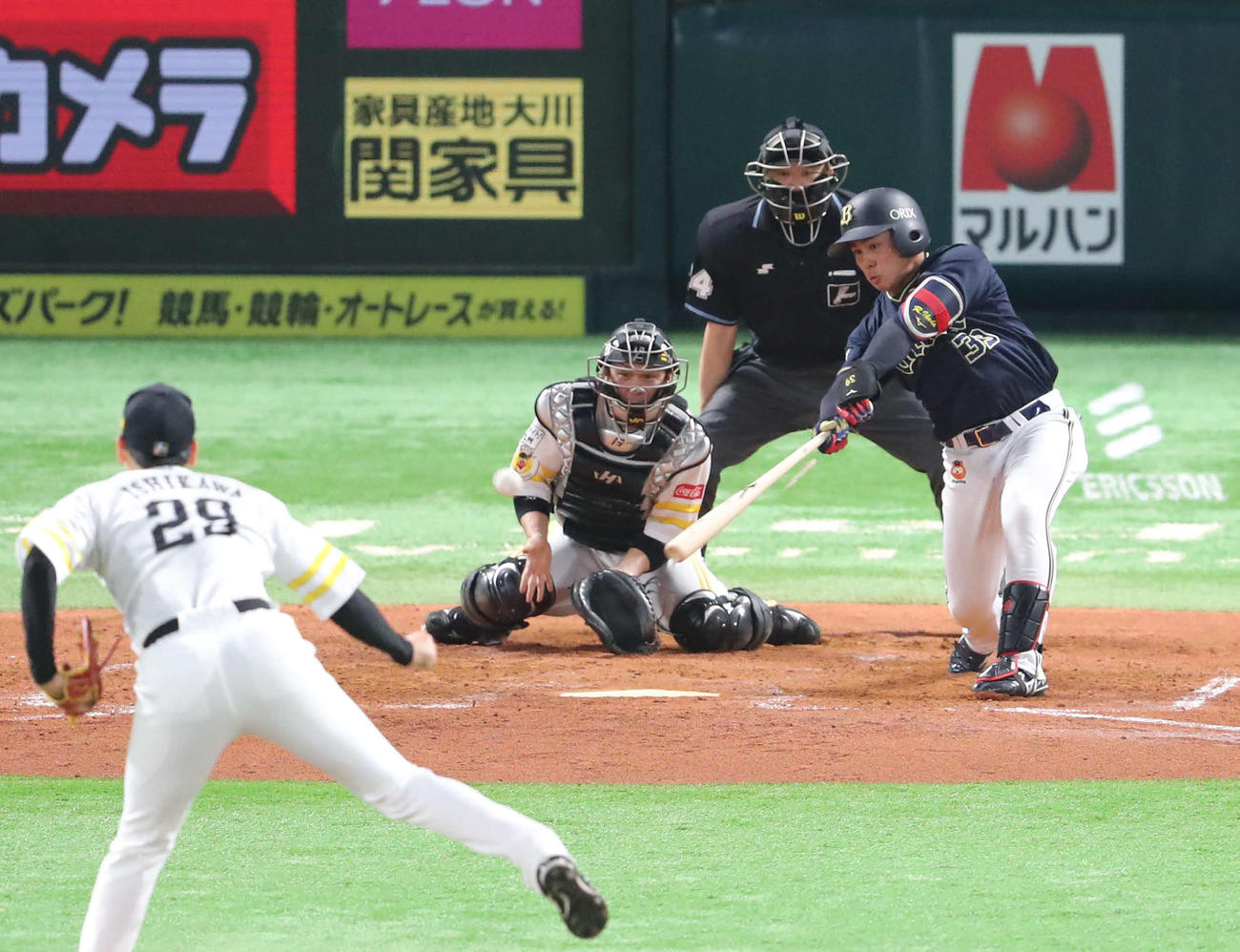 ソフトバンク対オリックス　4回表オリックス1死三塁、プロ初適時打となる右前打を放った池田（撮影・梅根麻紀）