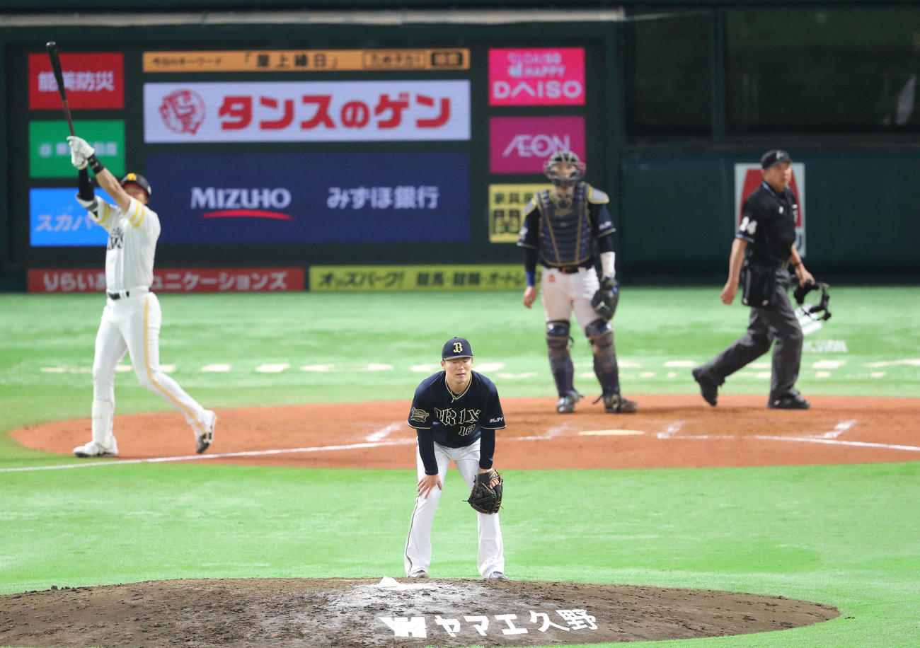 2022年5月3日　6回裏ソフトバンク1死満塁、柳田悠岐に左中間勝ち越し満塁本塁打を浴びたオリックス山本由伸