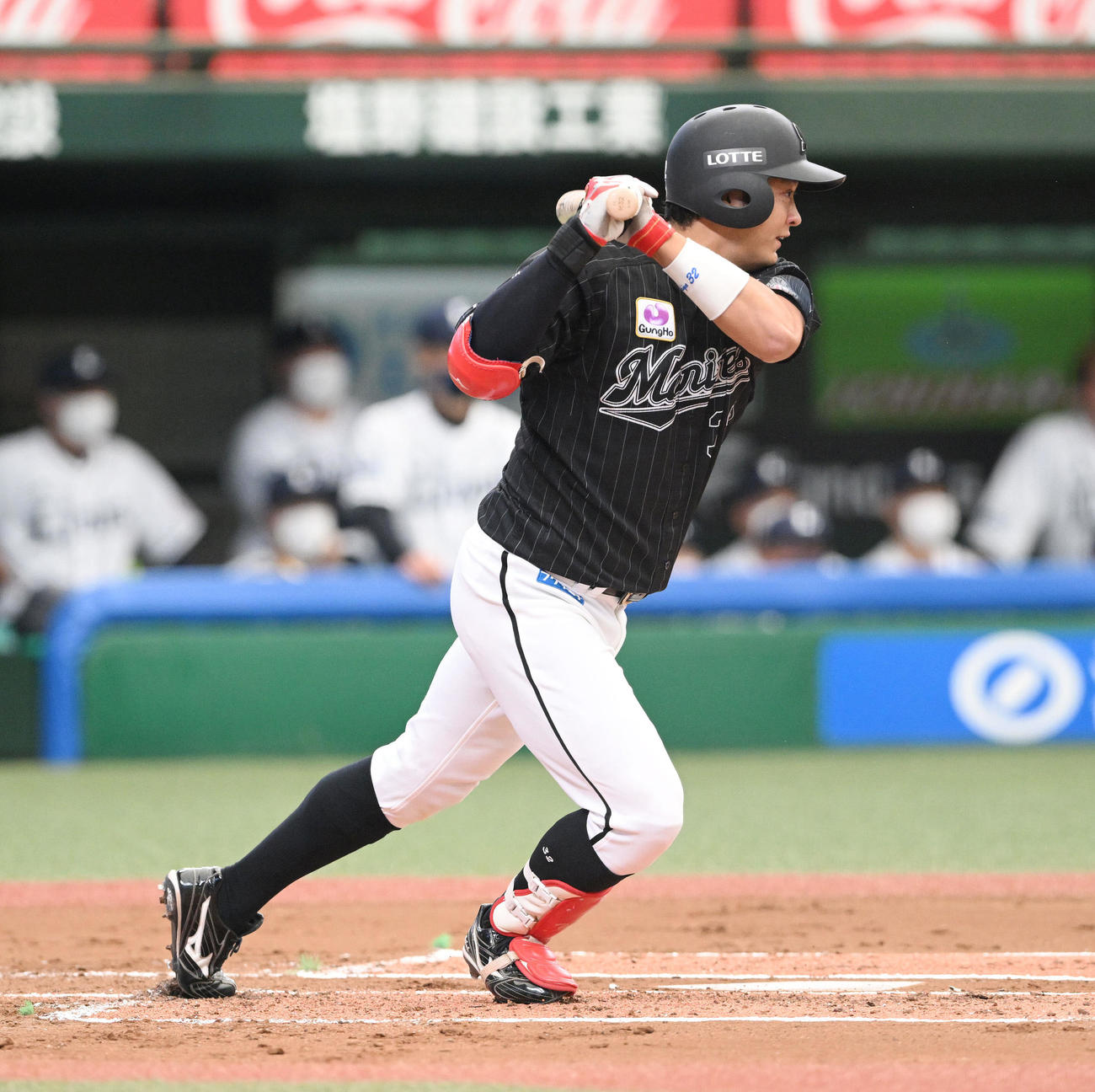 西武対ロッテ　1回表ロッテ1死二、三塁、佐藤都は先制の2点適時打を放つ（撮影・滝沢徹郎）