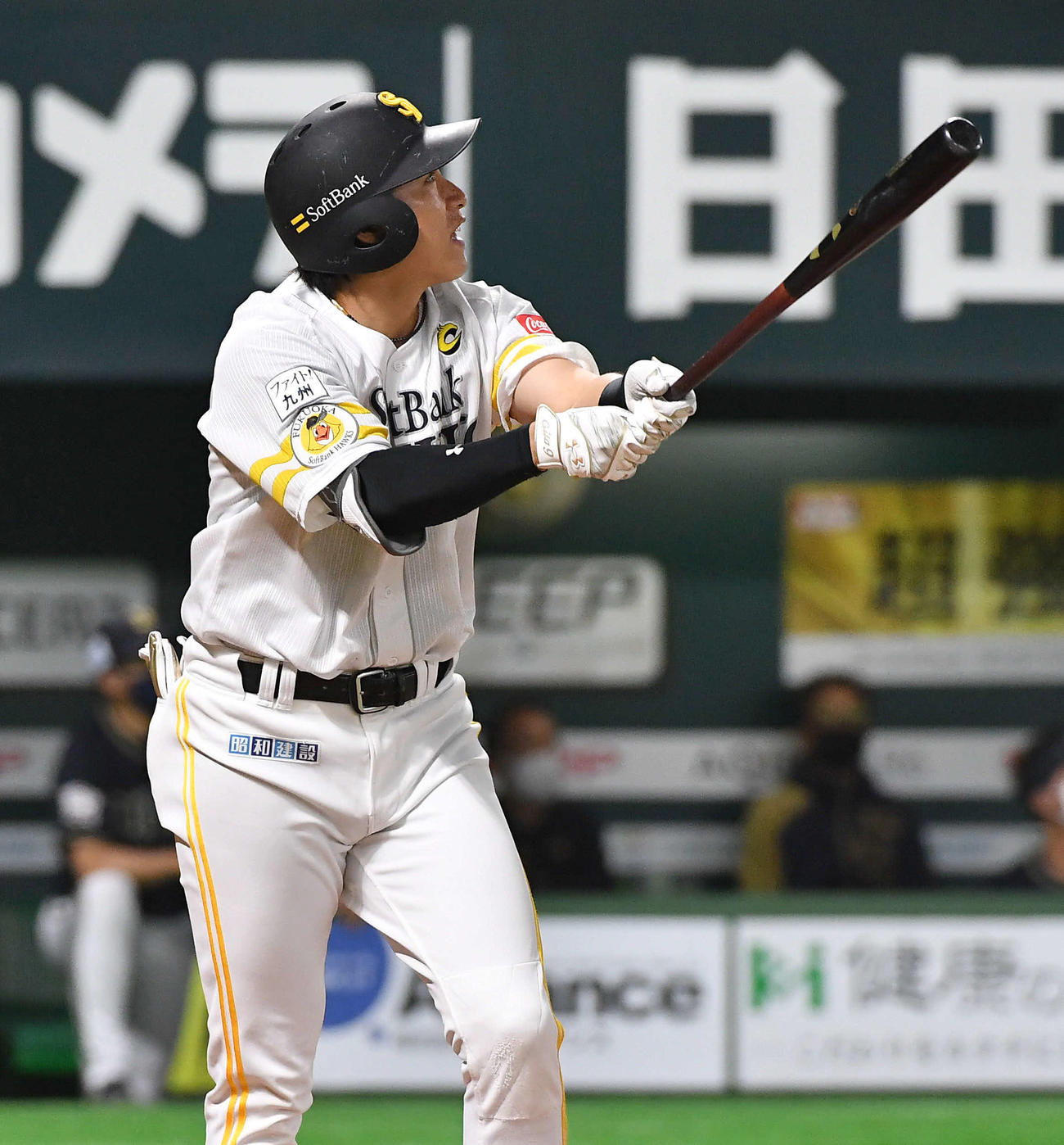 ソフトバンク対オリックス　7回裏ソフトバンク2死、柳田悠岐は勝ち越しの左越え本塁打を放つ（撮影・岩下翔太）