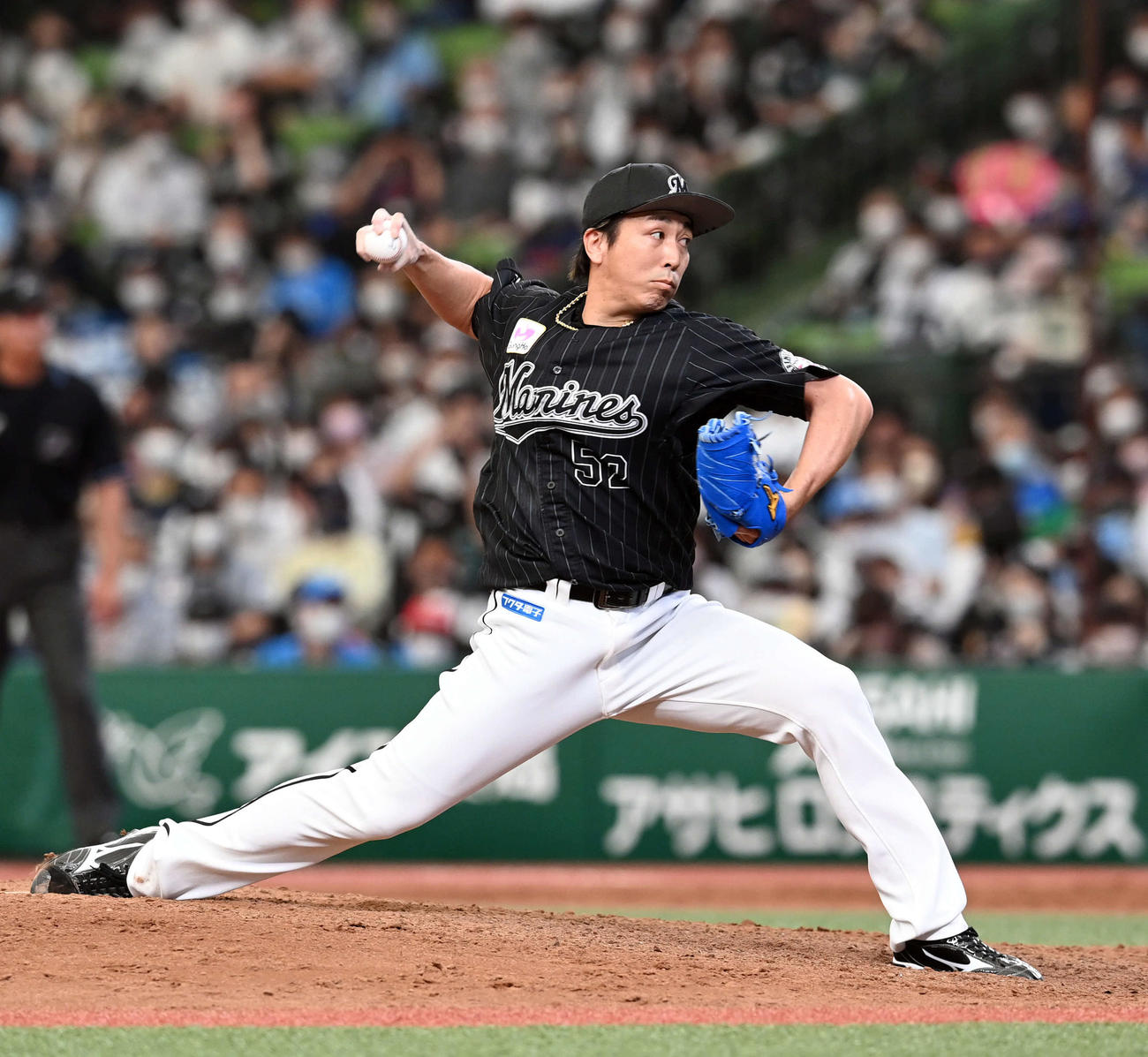 西武対ロッテ　9回からマウンドに上がったロッテ益田（撮影・たえ見朱実）