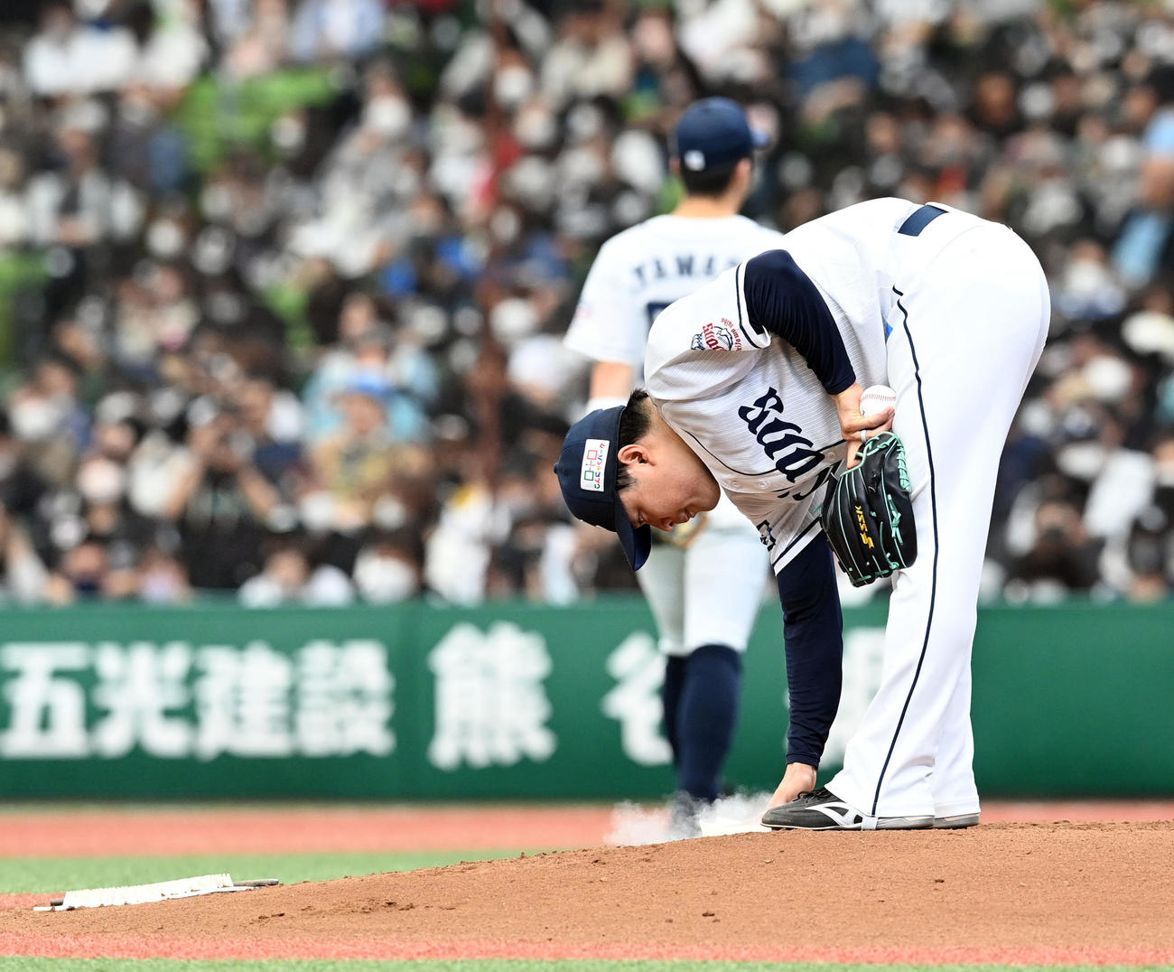 西武対ロッテ　3回を投げ9安打7失点でマウンドを降りた西武の先発松本（撮影・たえ見朱実）