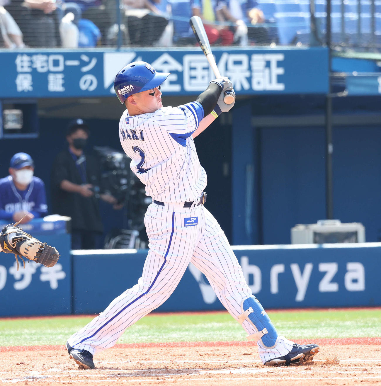 DeNA対中日　1回裏DeNA1死一、二塁、牧は右越えに先制の3点本塁打を放つ（撮影・丹羽敏通）