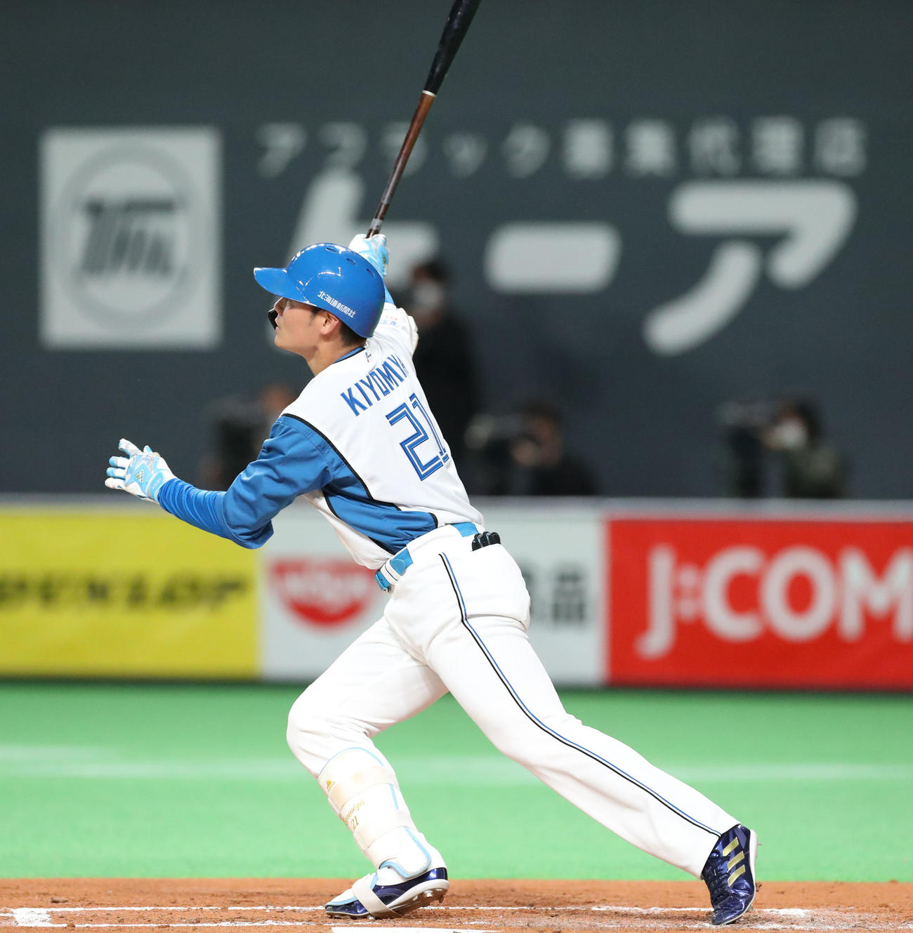 日本ハム対楽天　2回裏日本ハム無死、清宮は右越え本塁打を放つ（撮影・佐藤翔太）