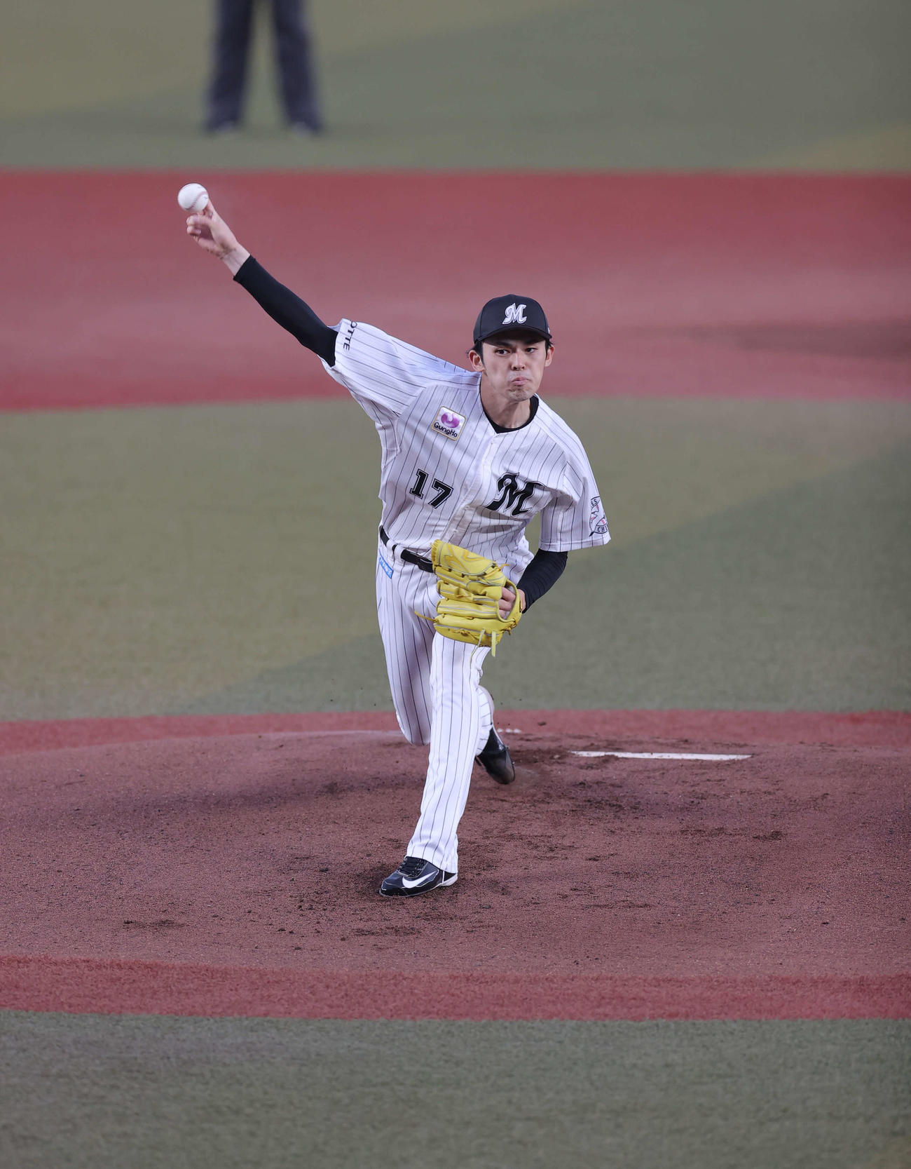 ロッテ対ソフトバンク　力投するロッテ先発の佐々木朗（撮影・井上学）