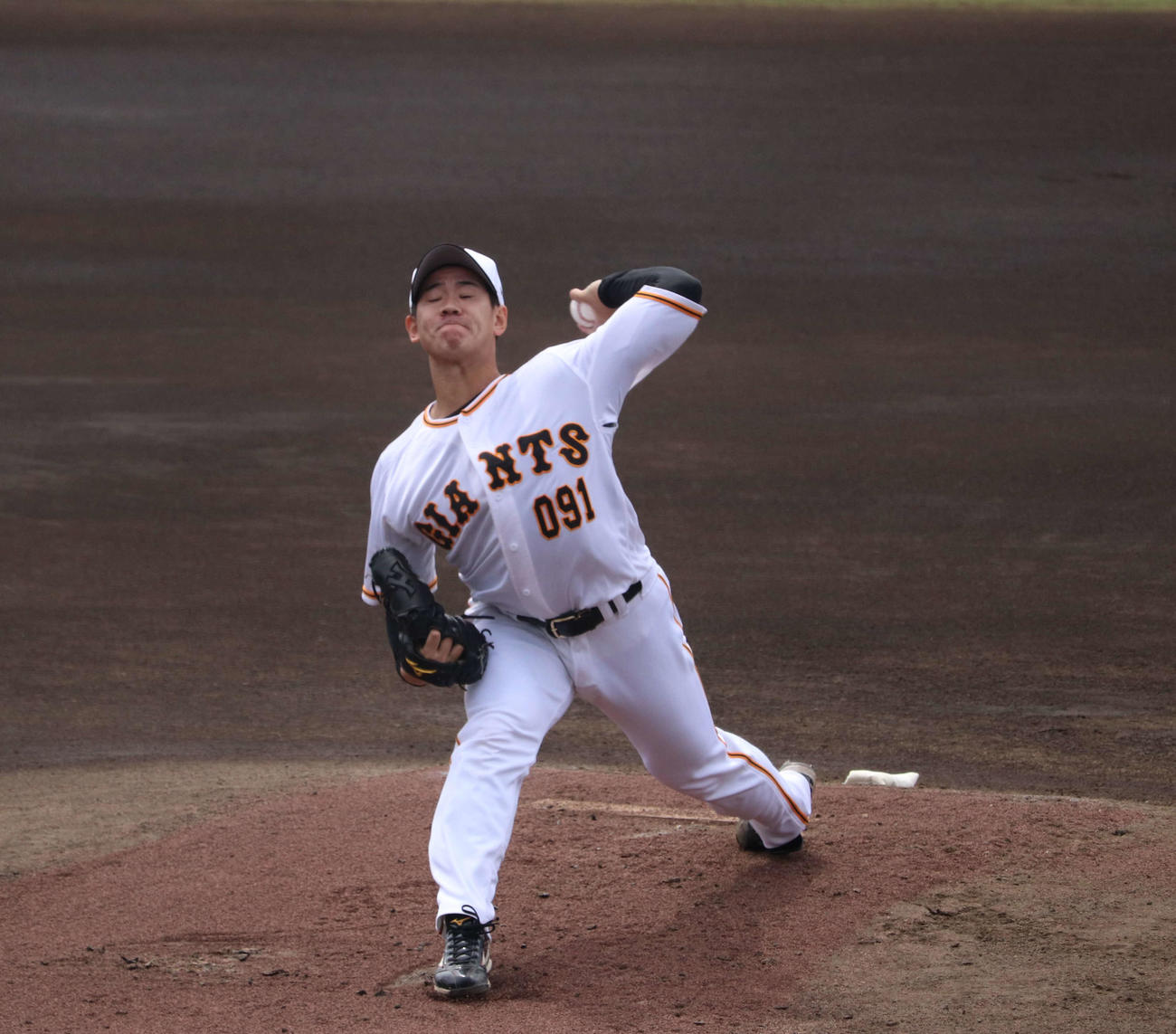 ジャイアンツ球場で1カ所打撃に登板した巨人井上（撮影・小早川宗一郎）