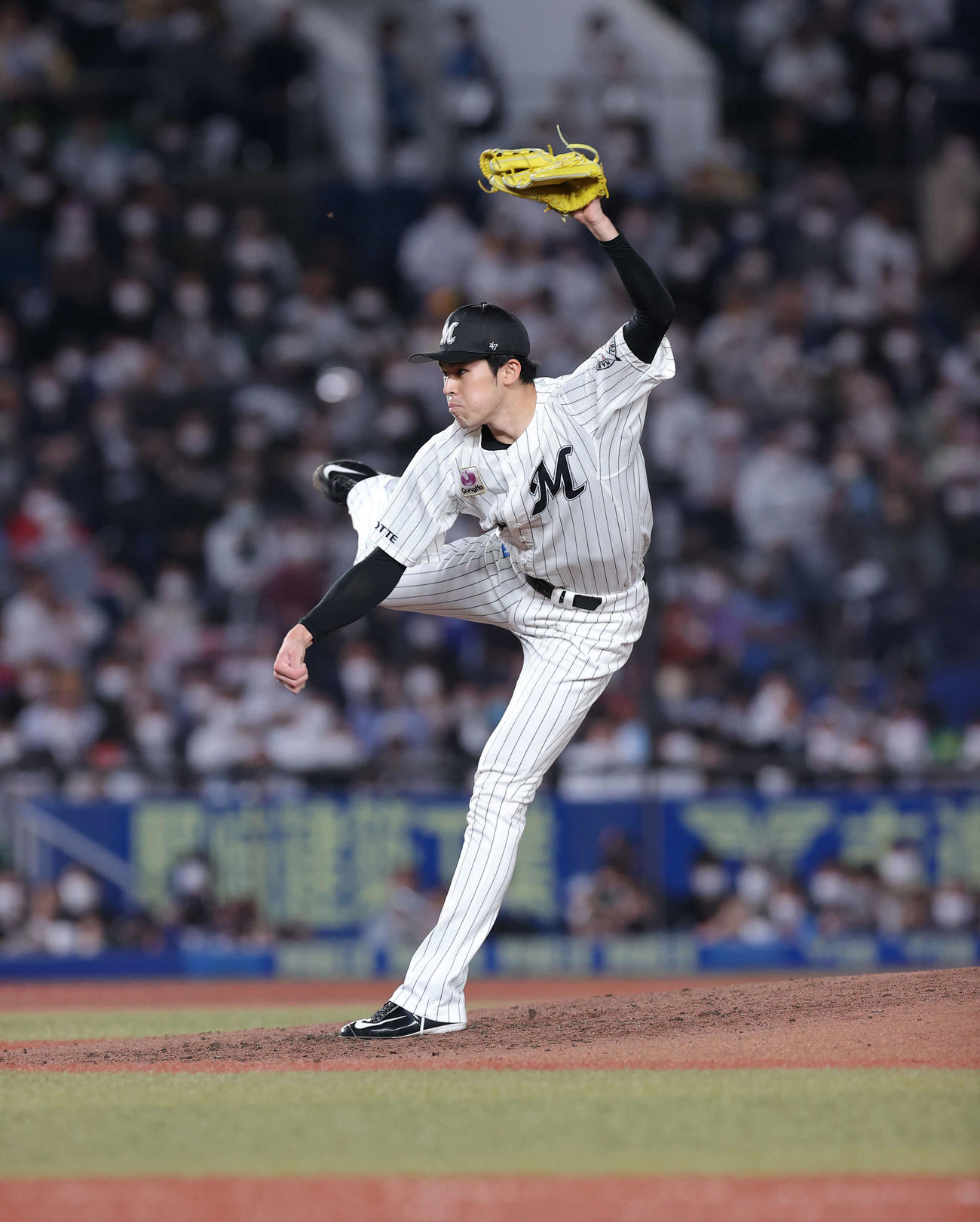 ロッテ対ソフトバンク　力投するロッテ先発の佐々木朗（撮影・井上学）