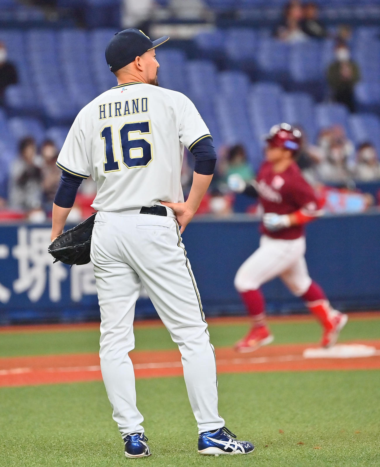 オリックス対楽天　9回表楽天1死、鈴木大に勝ち越し本塁打を許した平野佳（撮影・和賀正仁）