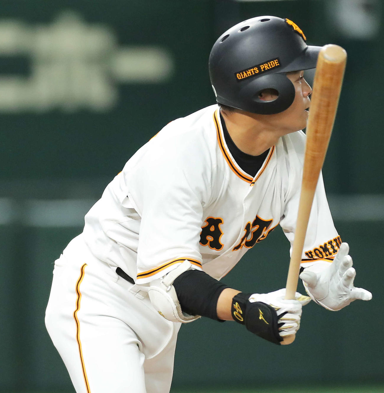 巨人対ヤクルト　3回裏巨人無死、左前打を放つ中山（撮影・河田真司）