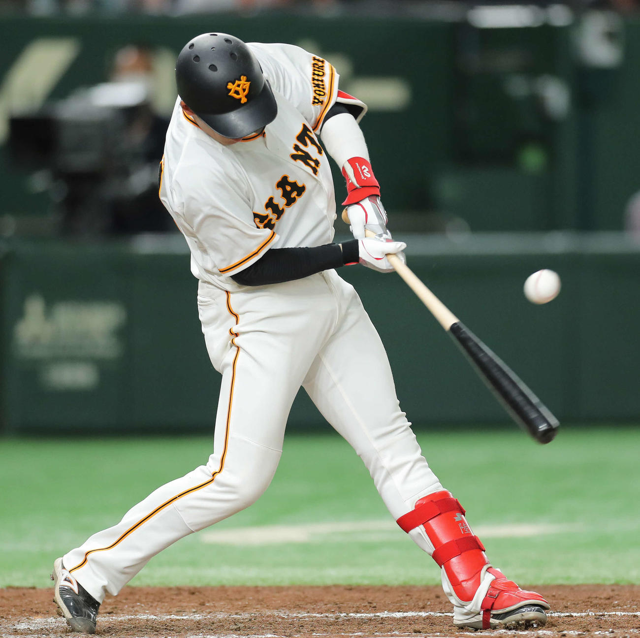 巨人対ヤクルト　5回裏巨人2死、右前打を放つ増田陸（撮影・河田真司）