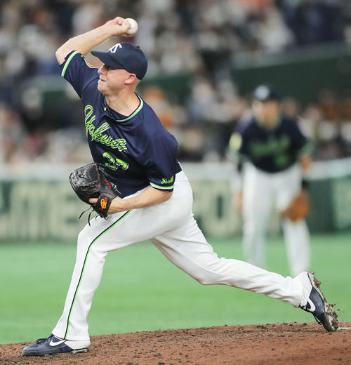 巨人対ヤクルト　9回裏、ヤクルト4番手で登板するマクガフ（撮影・河田真司）