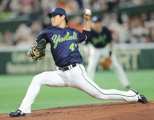 巨人対ヤクルト　ヤクルト先発の高橋（撮影・河田真司）