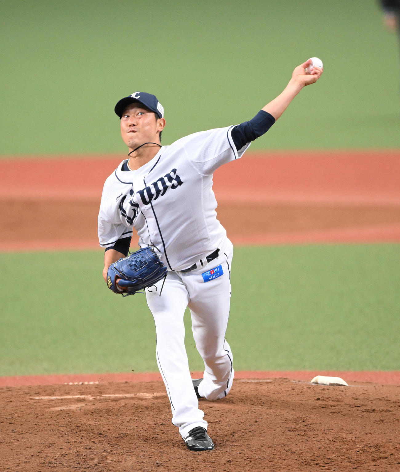 西武対日本ハム　力投する西武先発の内海（撮影・滝沢徹郎）