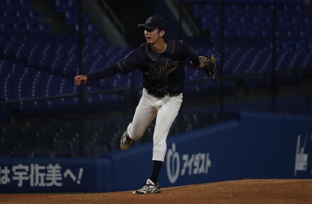 神奈川工大対関東学院大　完投で勝利に導いた神奈川工大サイド右腕・工藤佑太投手（撮影・阿部泰斉）