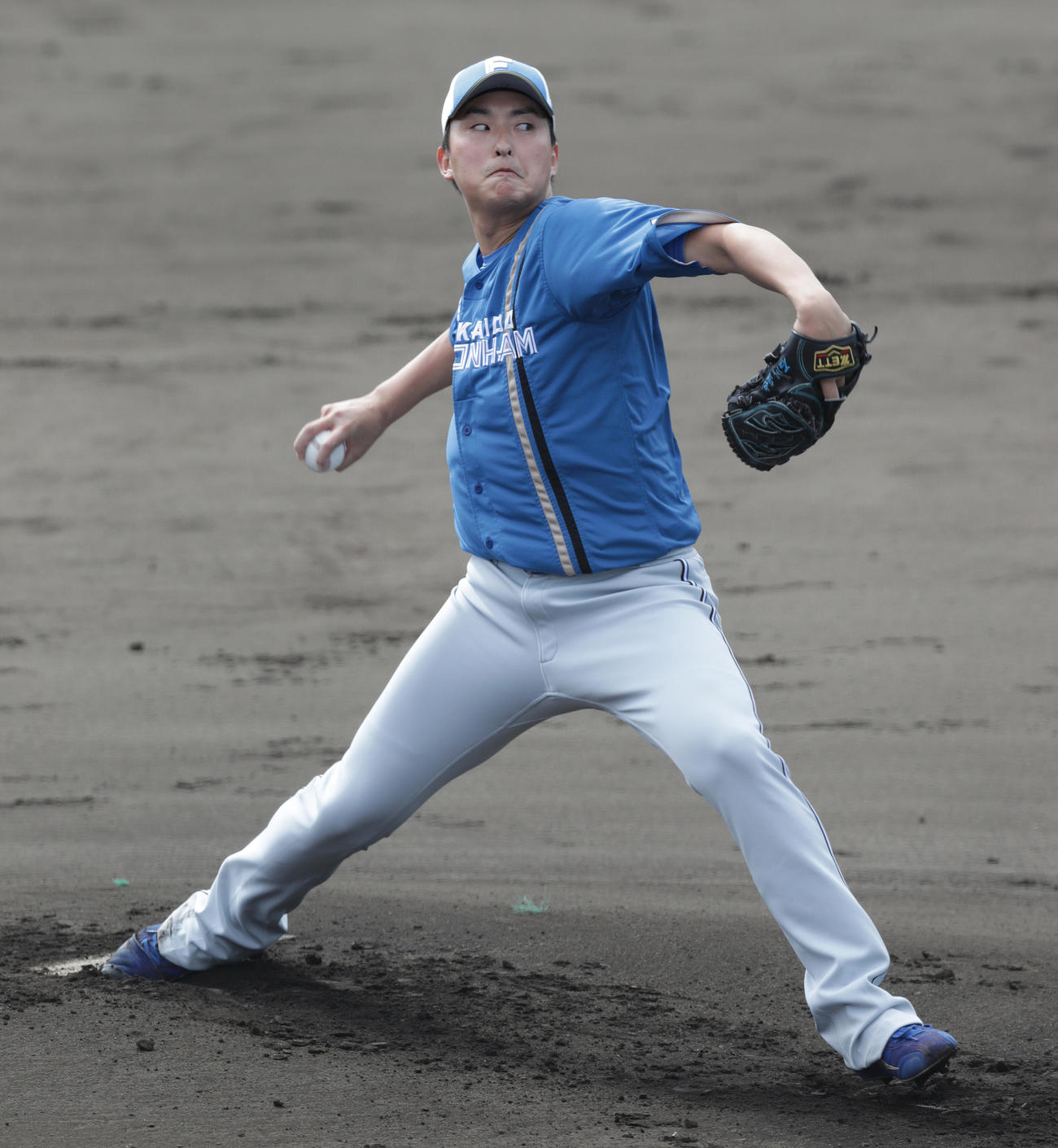 日本ハム石川直也（2022年2月10日撮影）