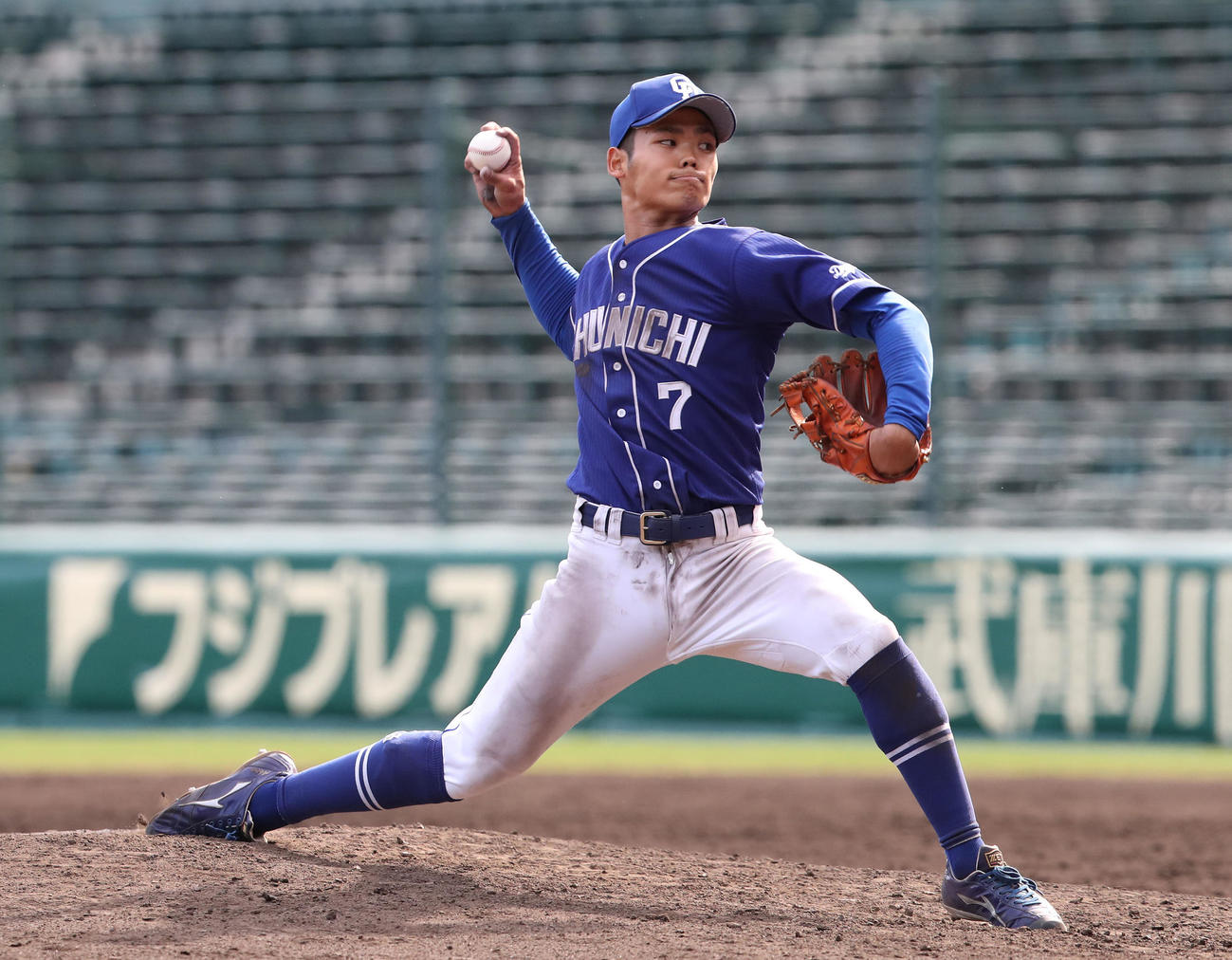 ウエスタン・リーグ阪神対中日　9回に5番手で登板する根尾（撮影・白石智彦）