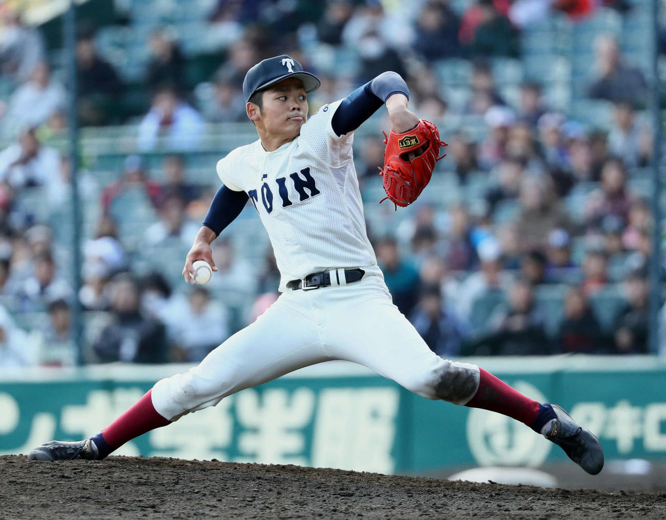 17年3月、センバツ大会で登板する大阪桐蔭・根尾