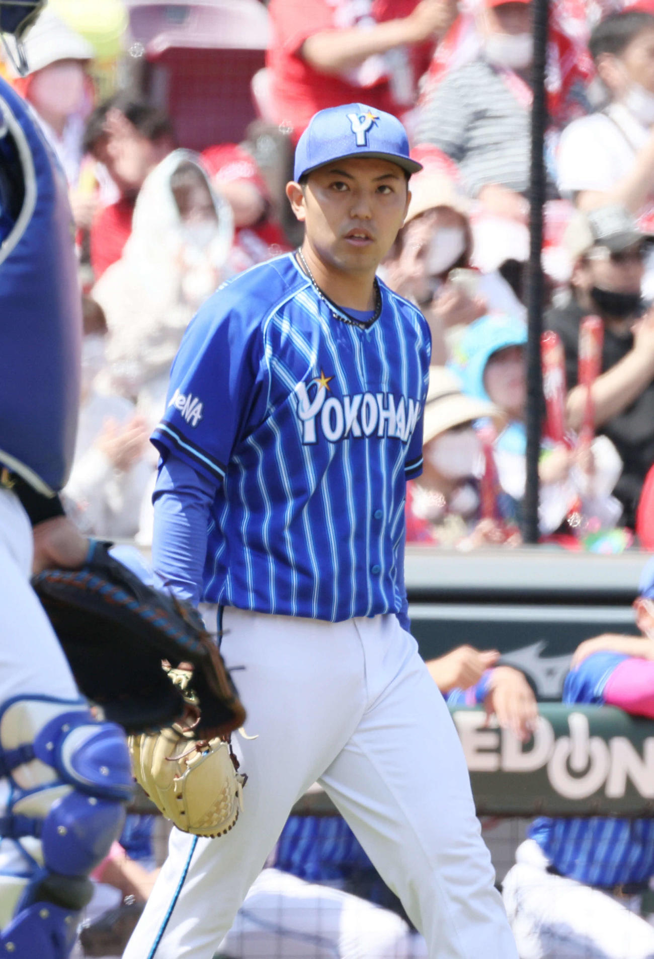 広島対DeNA 1回裏広島無死一、三塁、西川に先制左適時打を打たれた東（撮影・加藤孝規）
