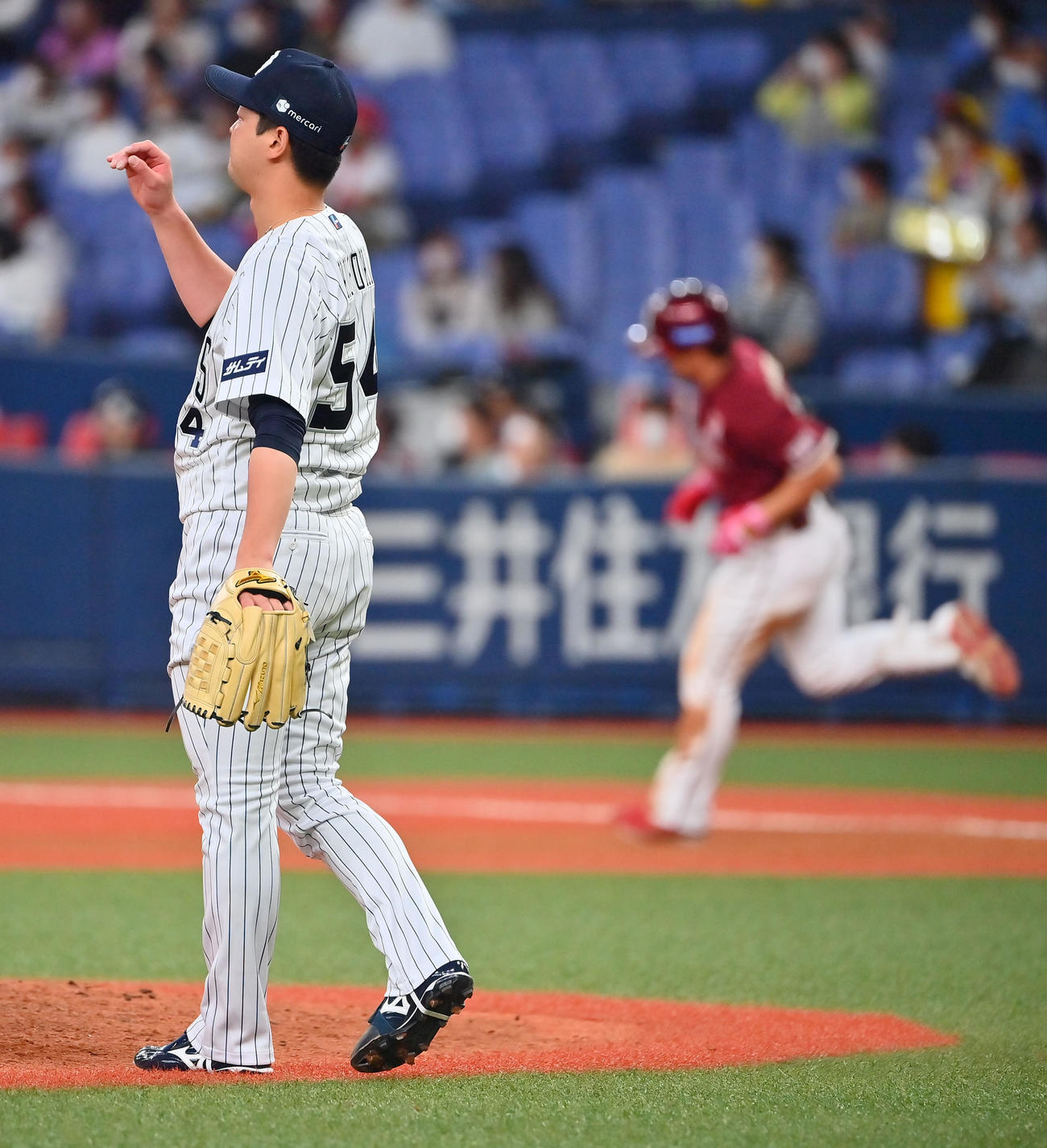 オリックス対楽天　10回表楽天2死、島内に勝ち越し本塁打を浴びる黒木（撮影・和賀正仁）