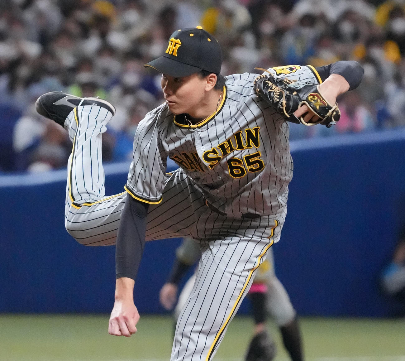 中日対阪神　8回裏、阪神3番手で登板する湯浅（撮影・森本幸一）