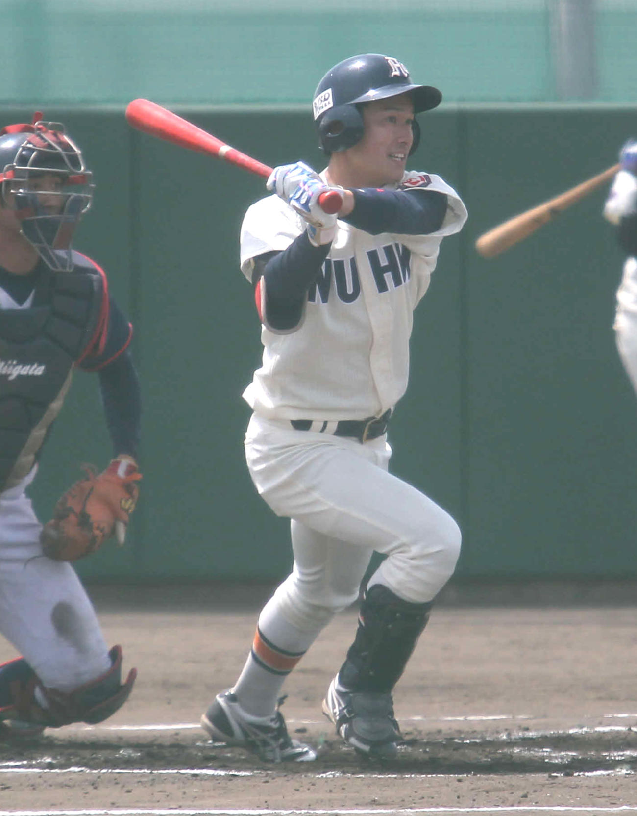 1－0の1回2死二、三塁で新潟医療福祉大の今井が右前適時打