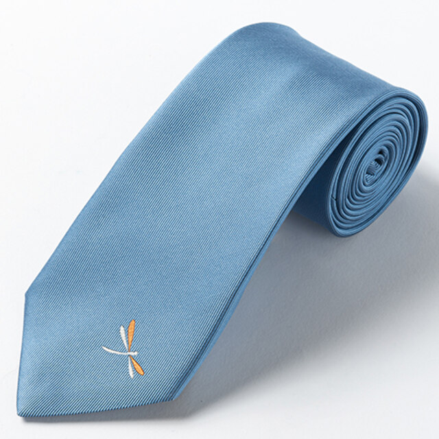 巨人の原辰徳監督発案の新商品「トンボネクタイ（ブルー）」(球団提供)