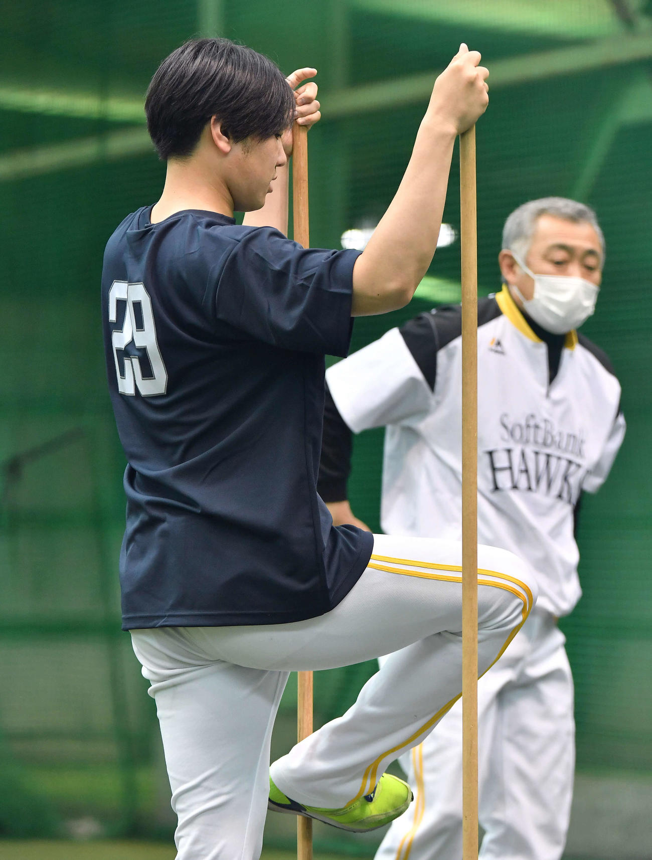 練習を行う石川（撮影・岩下翔太）