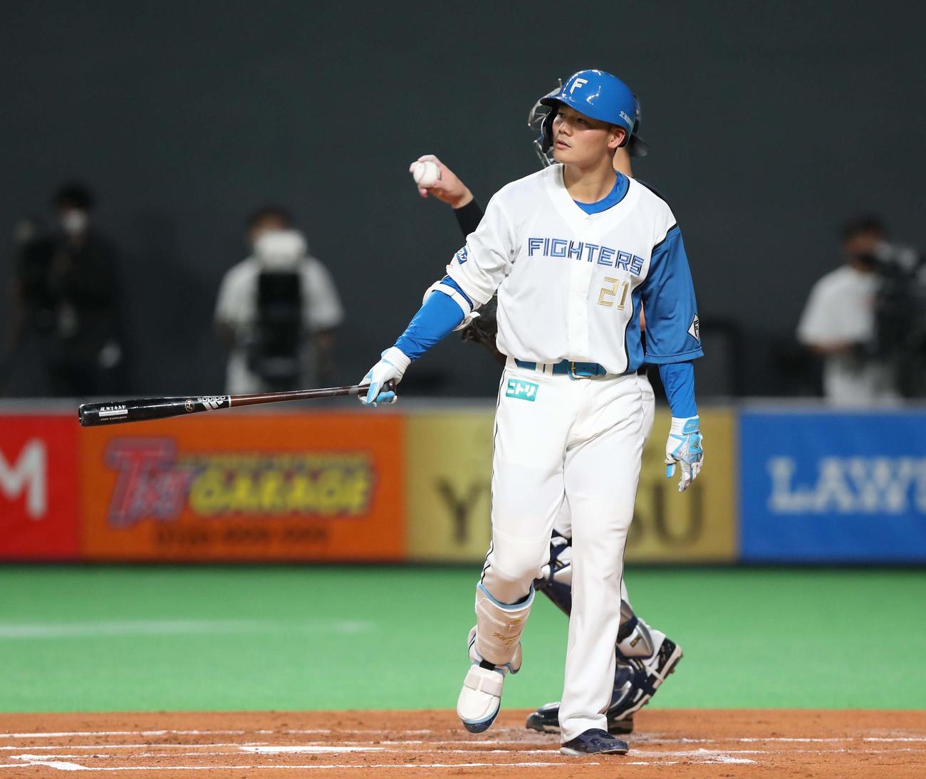 日本ハム対オリックス　1回裏日本ハム無死二、三塁、三振に終わる清宮（撮影・黒川智章）