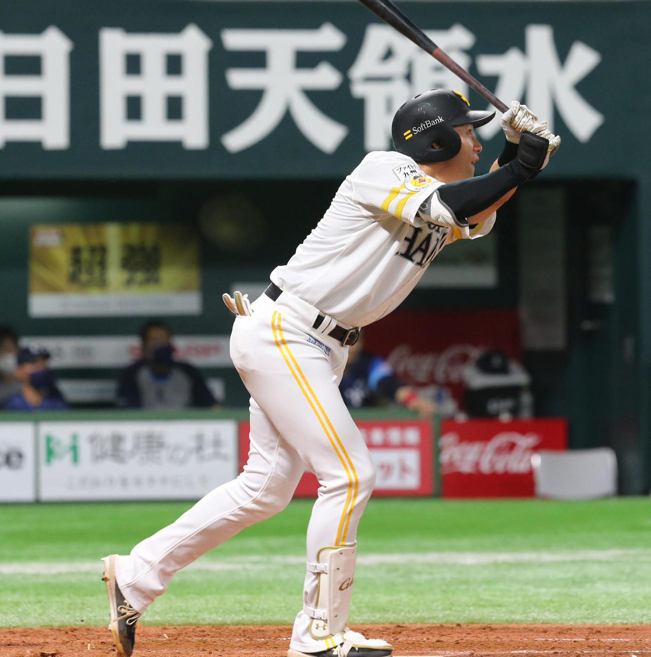 ソフトバンク対西武　3回裏ソフトバンク2死一塁、柳田は中越え適時二塁打を放つ（撮影・梅根麻紀）