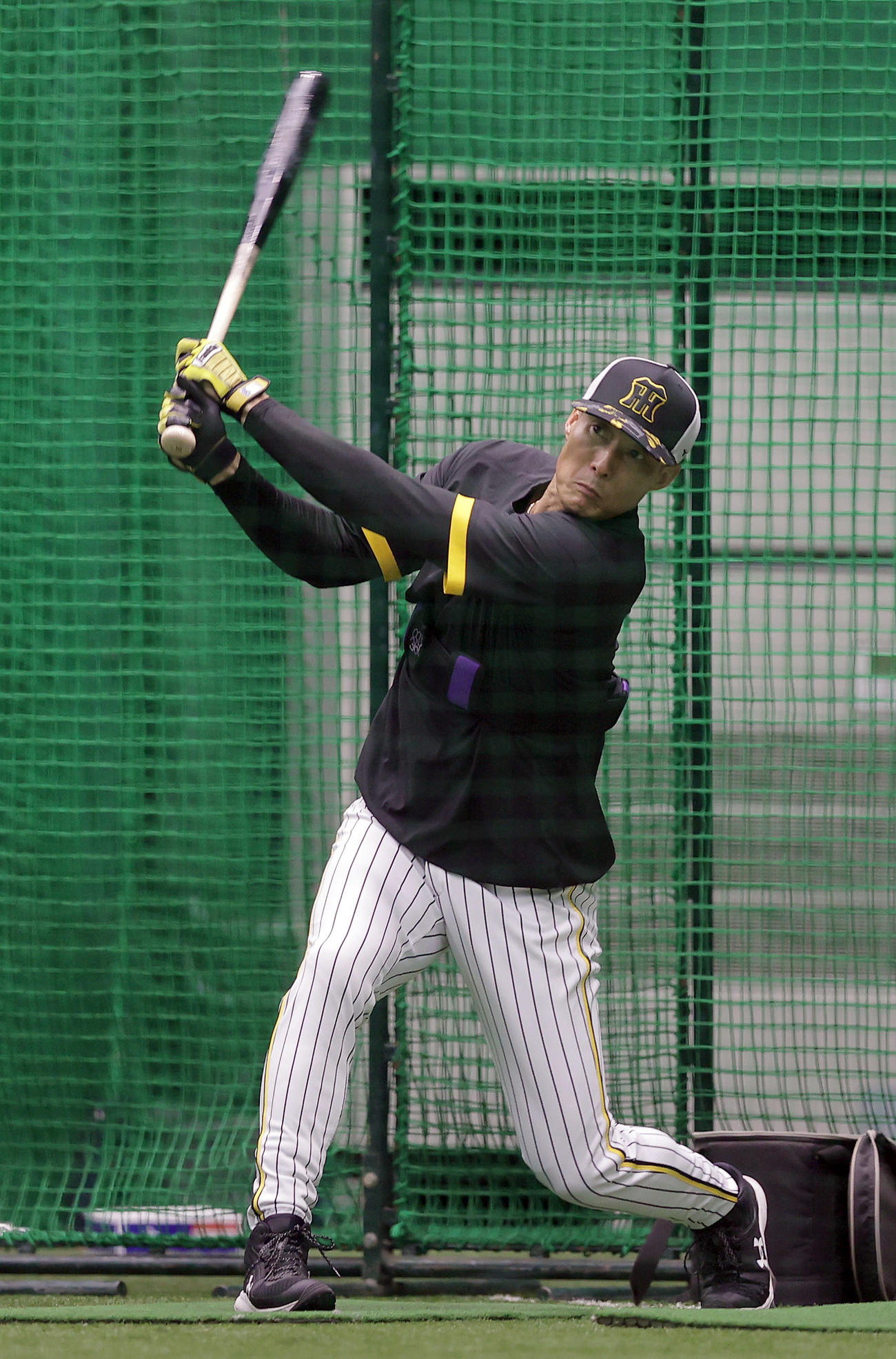 室内練習場でフリー打撃を行う阪神糸井（撮影・前田充）