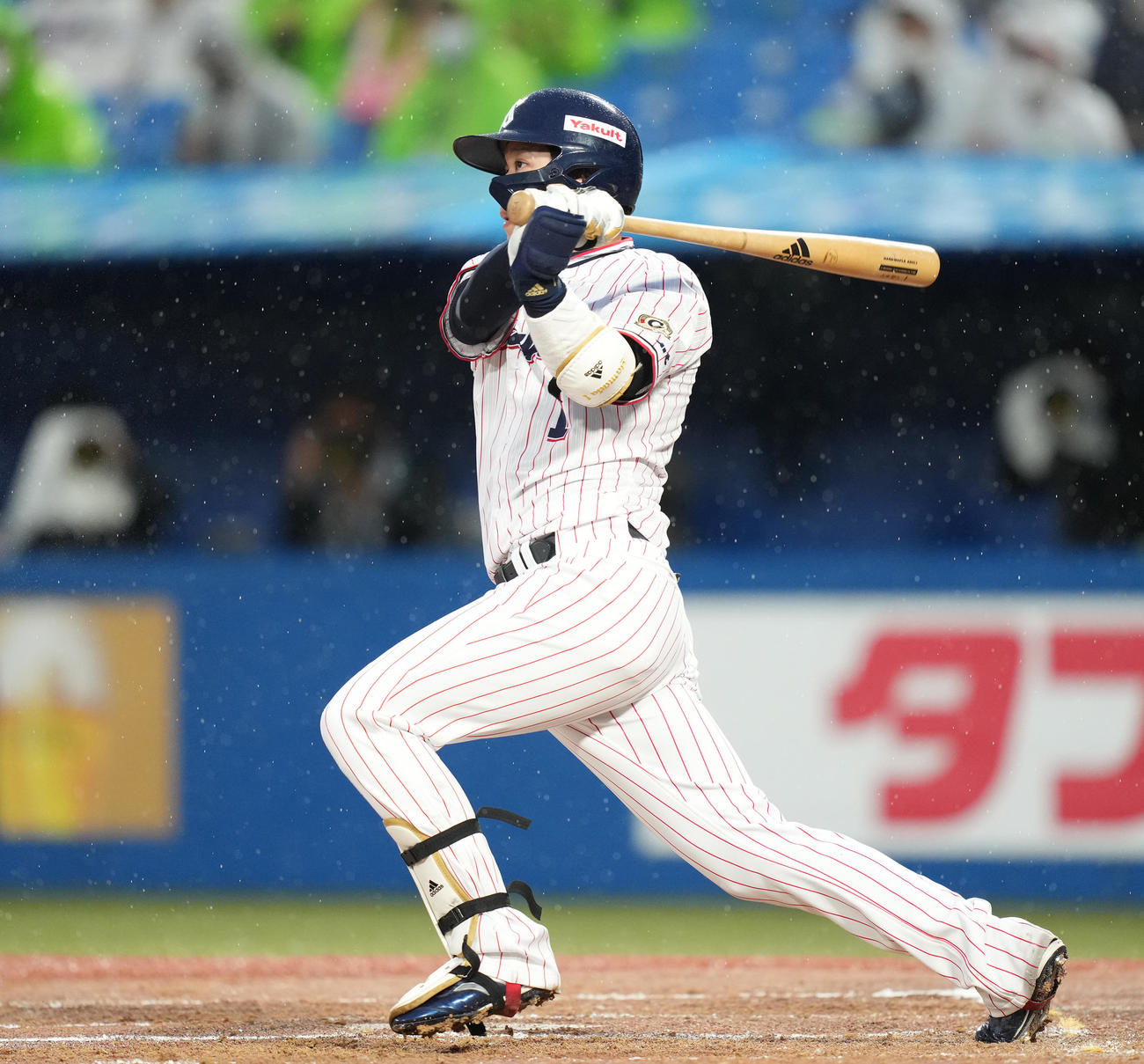 ヤクルト対中日　1回裏ヤクルト無死二塁、左前適時打を放つ山田（撮影・鈴木みどり）