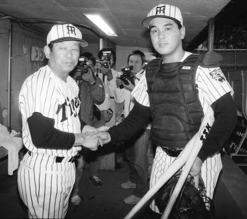 阪神タイガース木戸克彦さんがコーチ時代の実使用ユニホーム上下です 