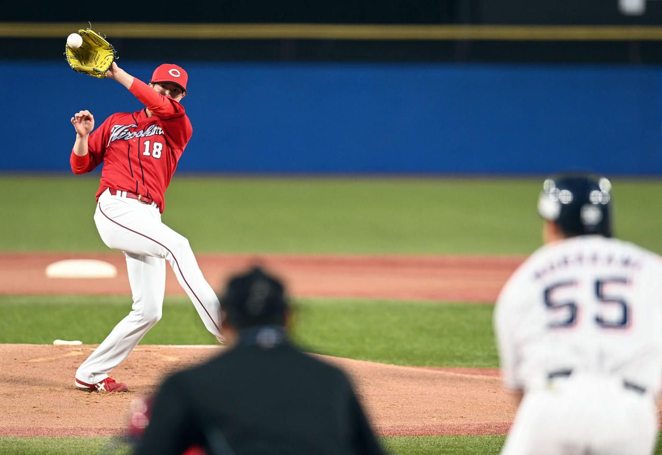 広島森下暢仁、打者ヤクルト村上宗隆（2021年9月20日撮影）