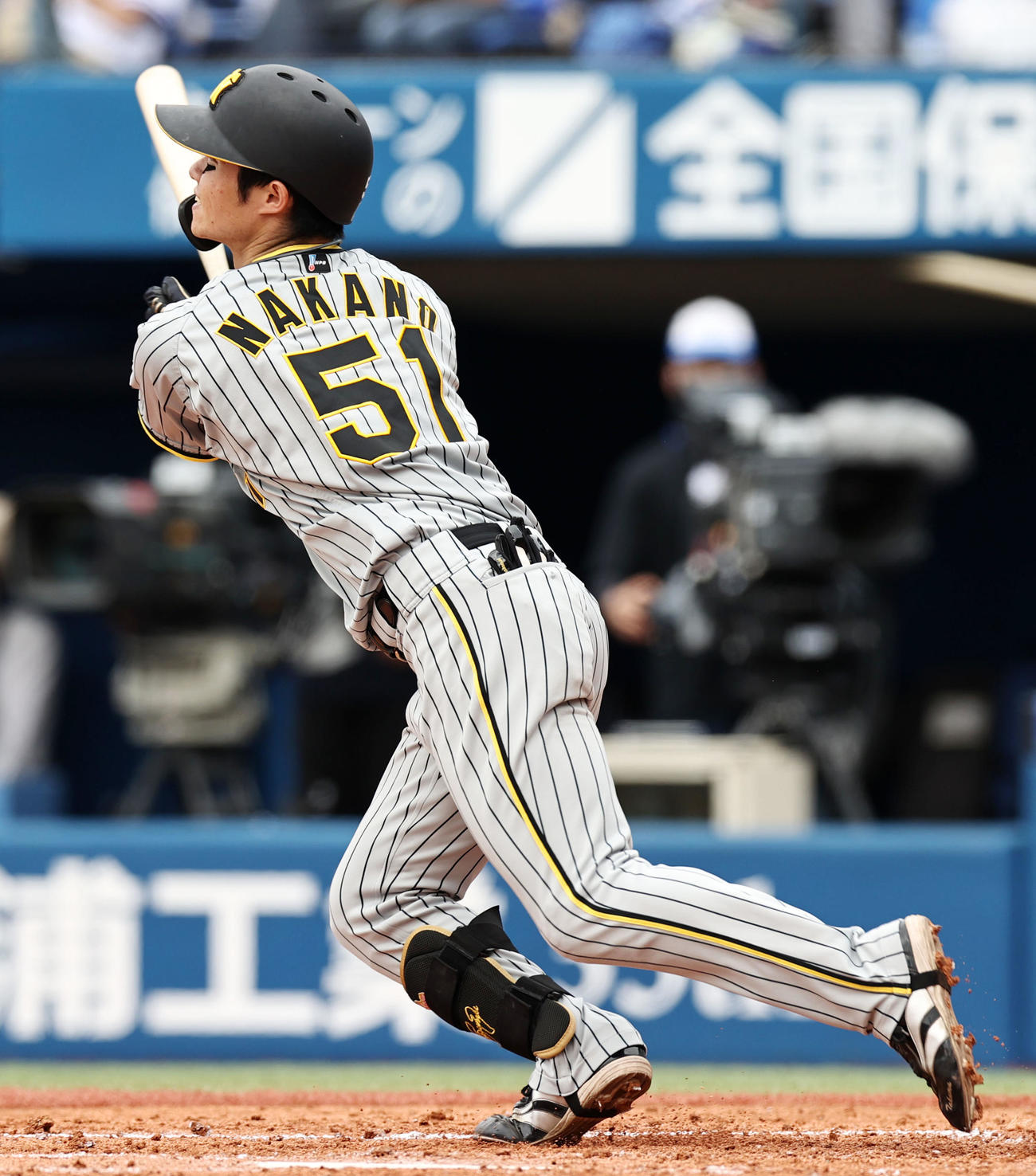 DeNA対阪神　3回表阪神無死二塁、中野は右越え2点本塁打を放つ（撮影・加藤哉）