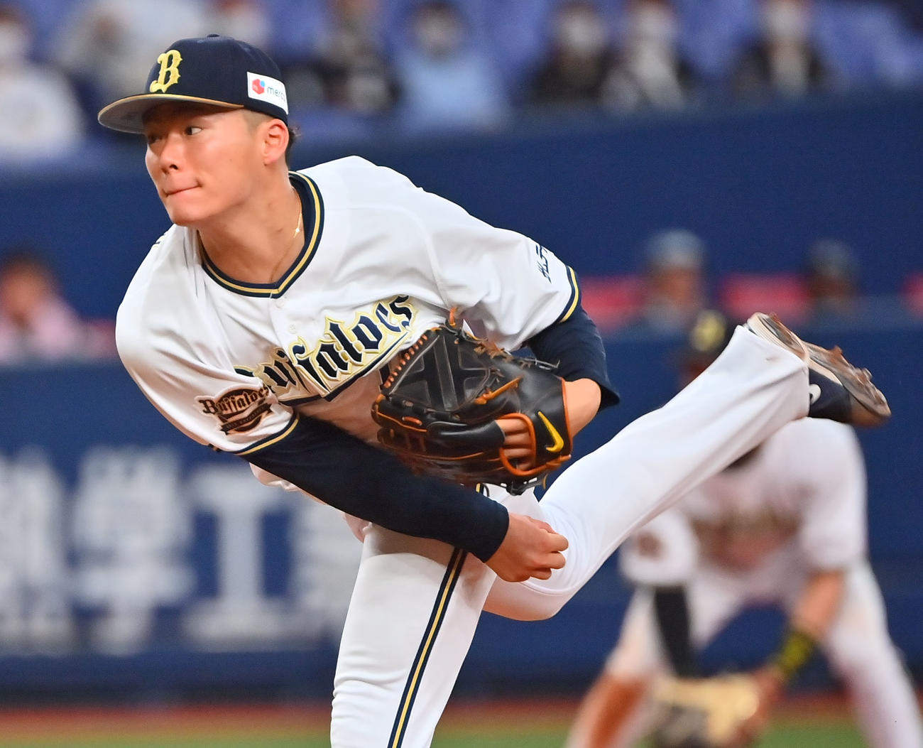 オリックス対ロッテ　力投するオリックス先発の山本（撮影・和賀正仁）